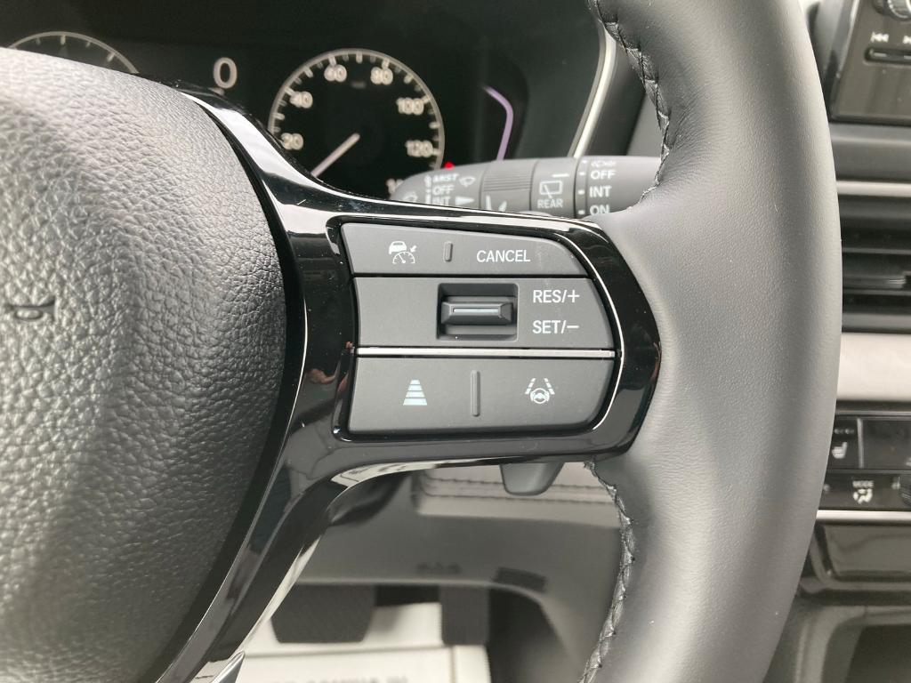 new 2025 Honda Pilot car, priced at $49,300