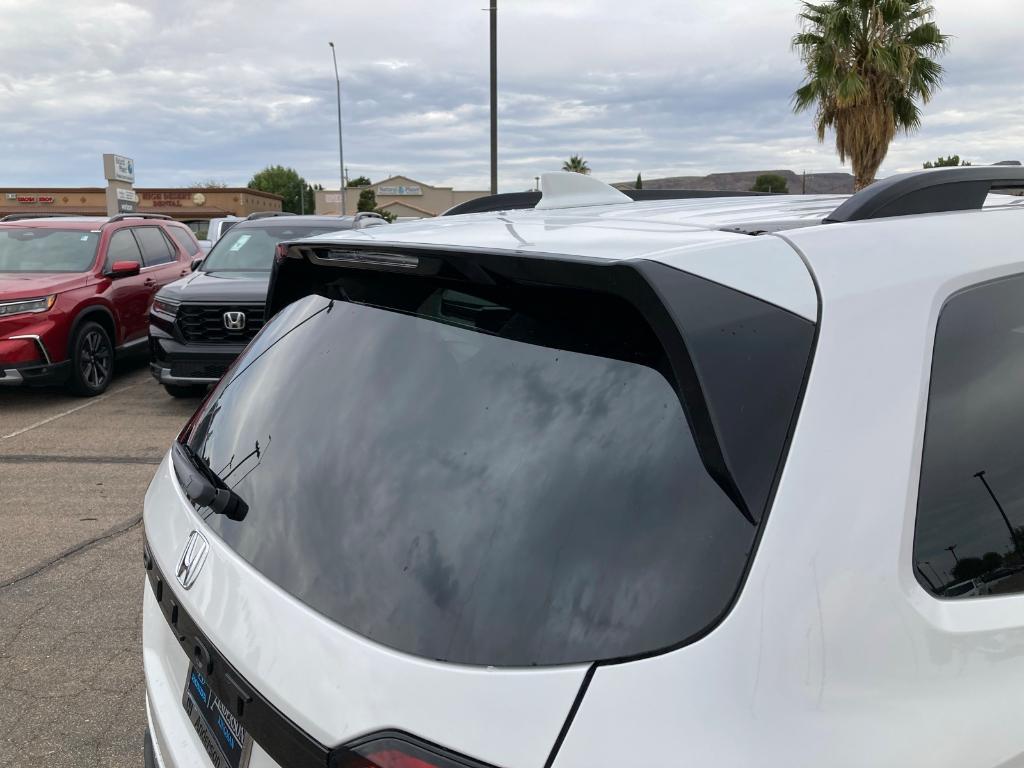 new 2025 Honda Pilot car, priced at $49,300