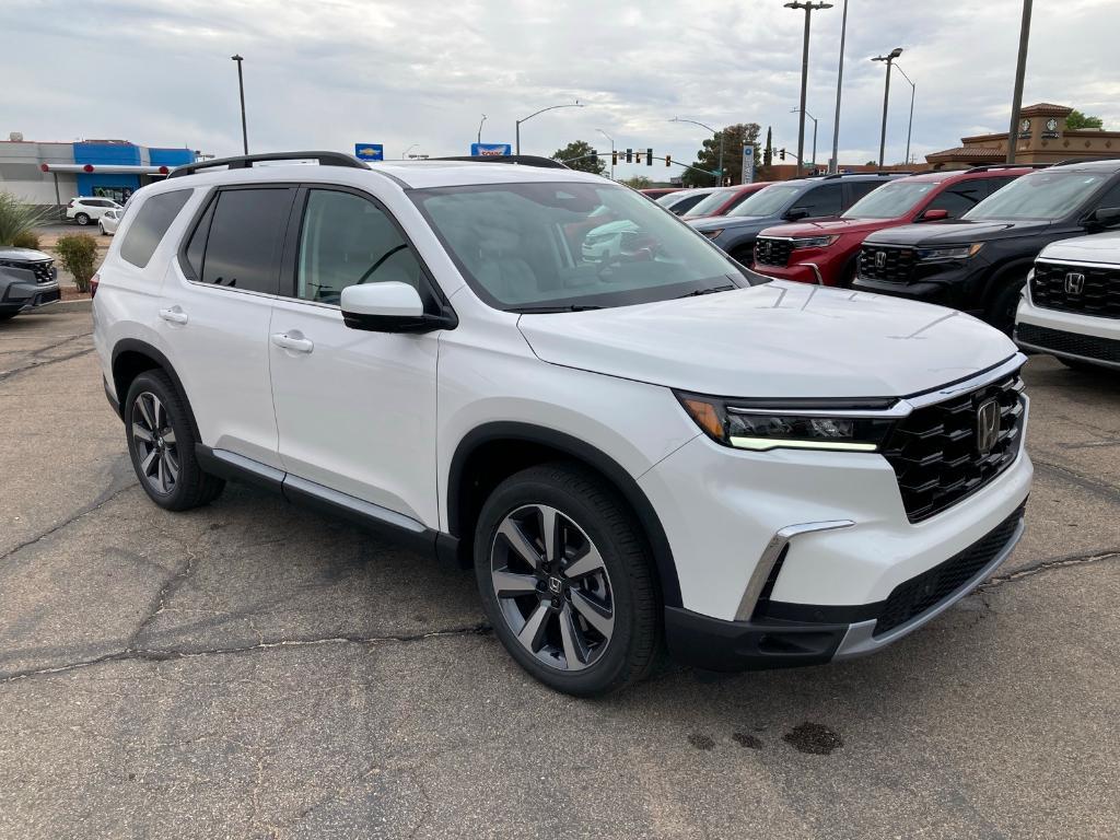 new 2025 Honda Pilot car, priced at $49,300