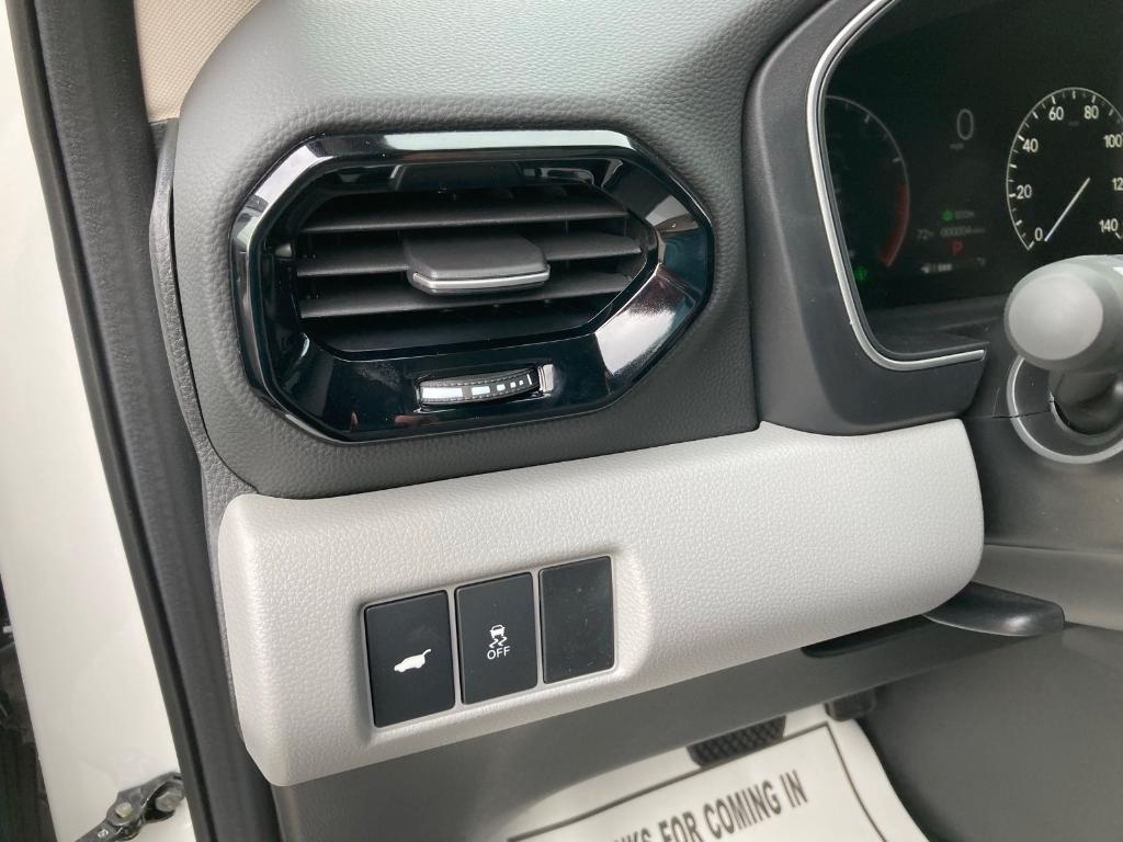 new 2025 Honda Pilot car, priced at $49,300