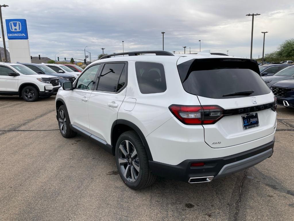 new 2025 Honda Pilot car, priced at $49,300