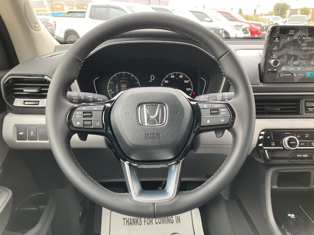 new 2025 Honda Pilot car, priced at $49,300