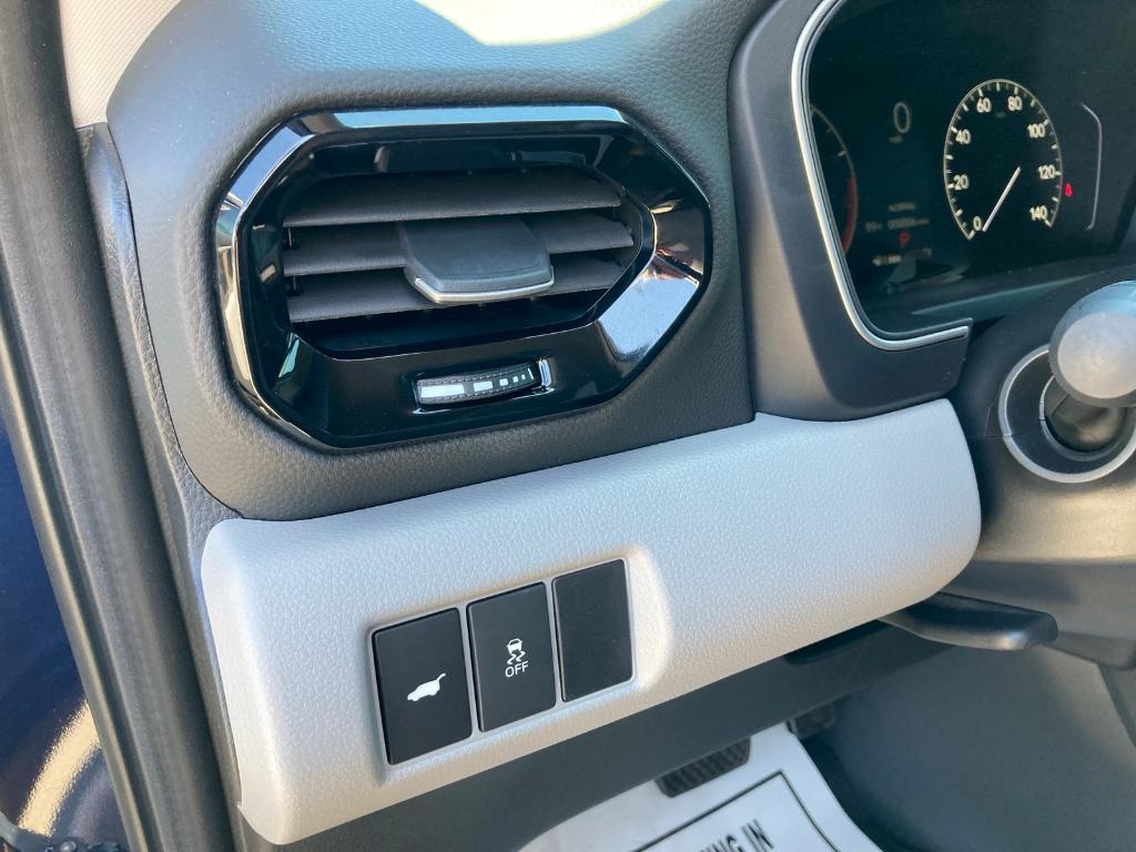 new 2025 Honda Pilot car, priced at $44,200