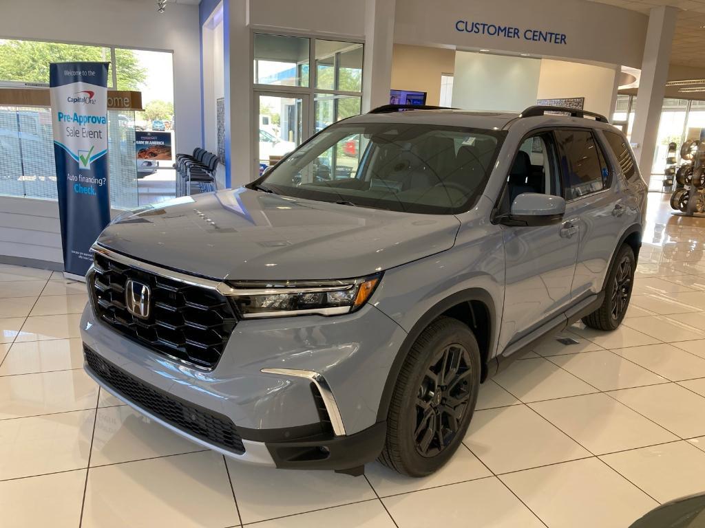 new 2025 Honda Pilot car, priced at $53,430
