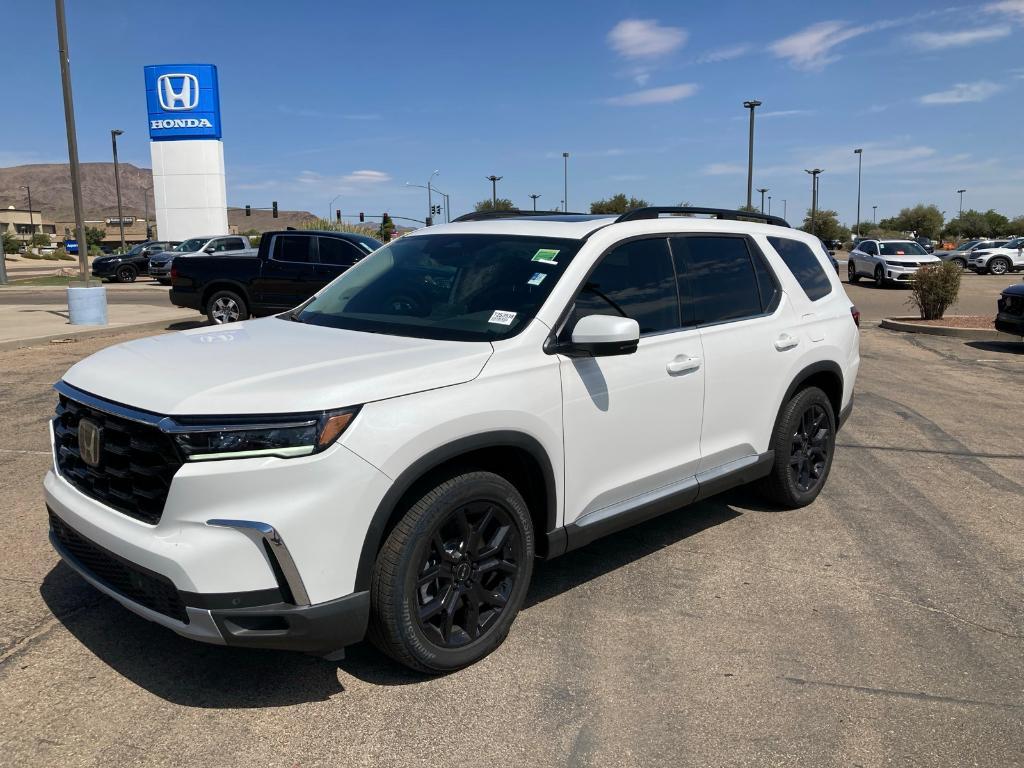 new 2025 Honda Pilot car, priced at $53,405