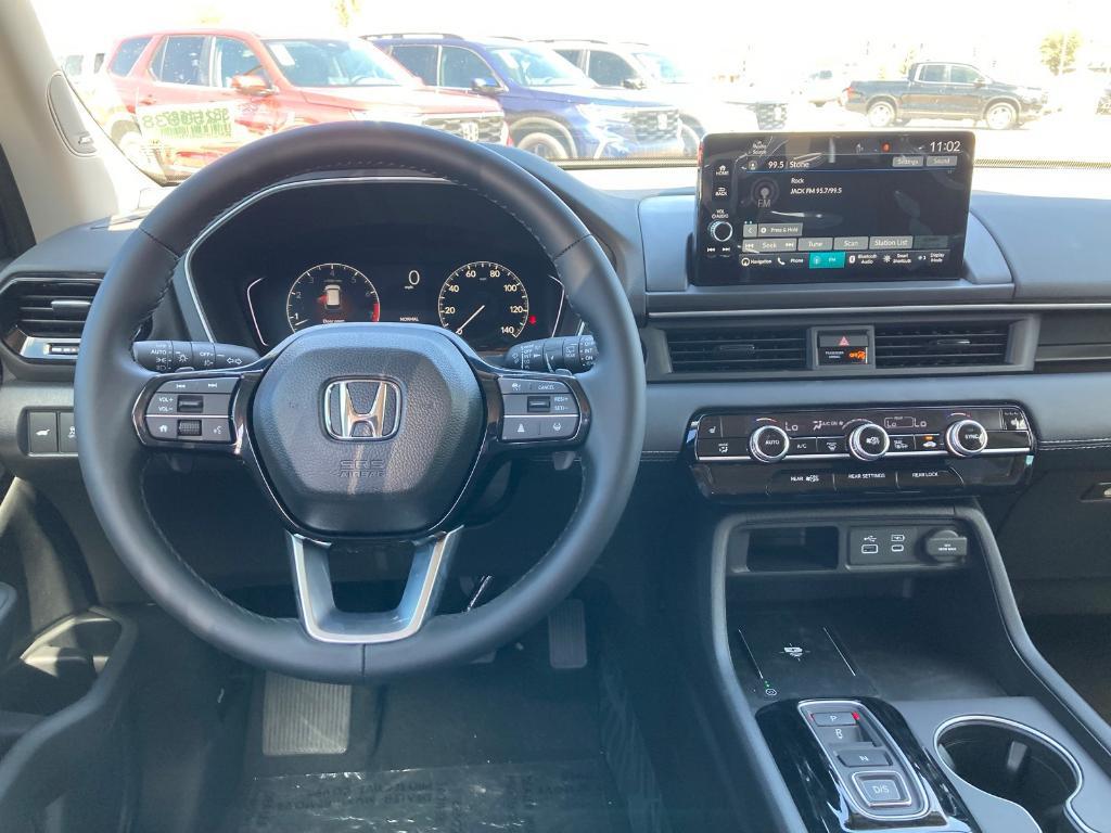 new 2025 Honda Pilot car, priced at $52,655
