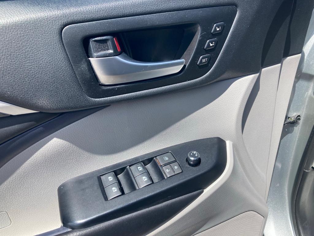 used 2019 Toyota Highlander car, priced at $29,775