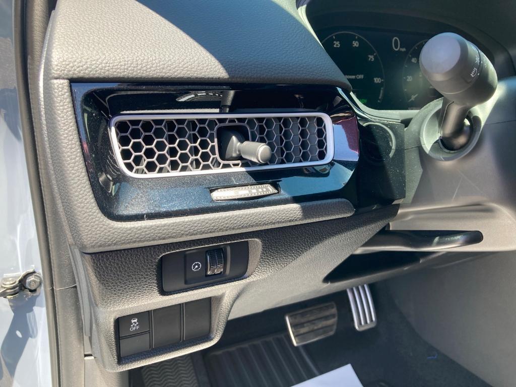 new 2026 Honda Civic Hybrid car, priced at $33,202