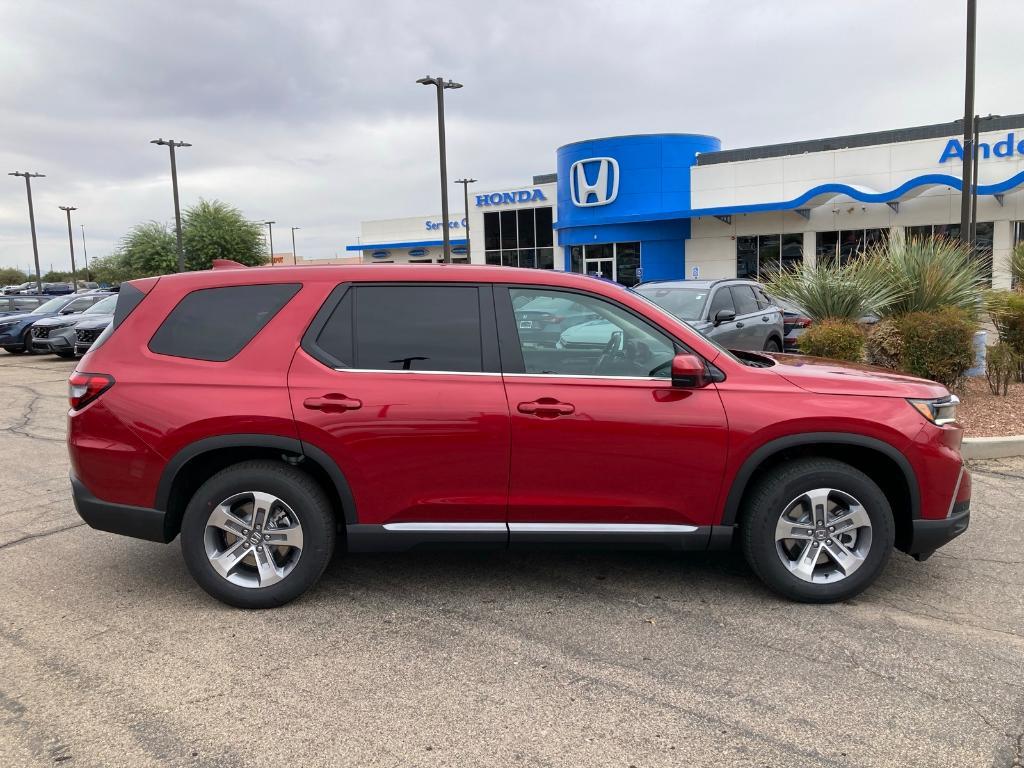 new 2025 Honda Pilot car, priced at $45,300