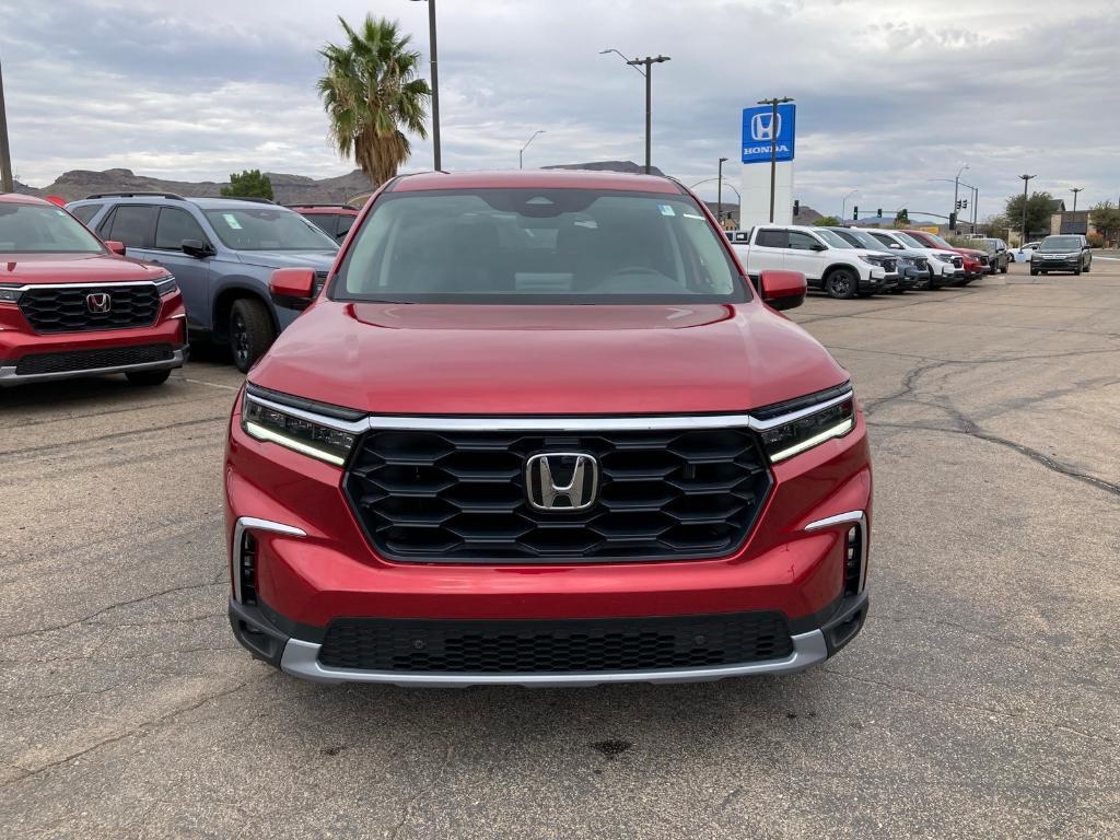 new 2025 Honda Pilot car, priced at $45,300