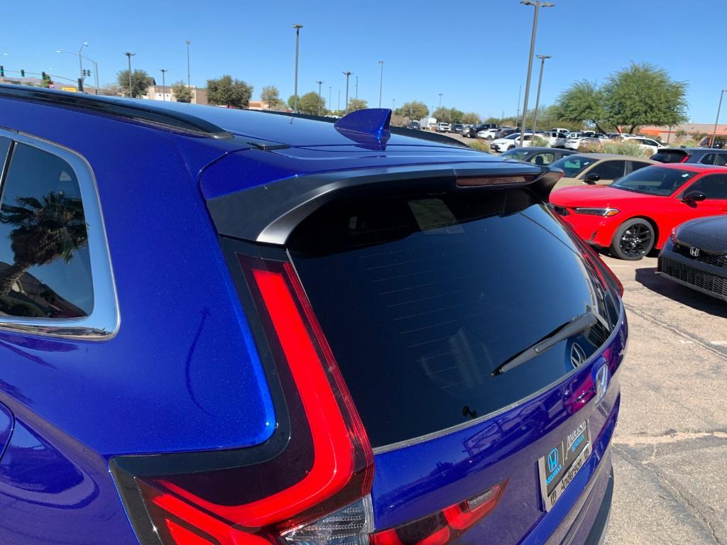 used 2025 Honda CR-V Hybrid car, priced at $31,897