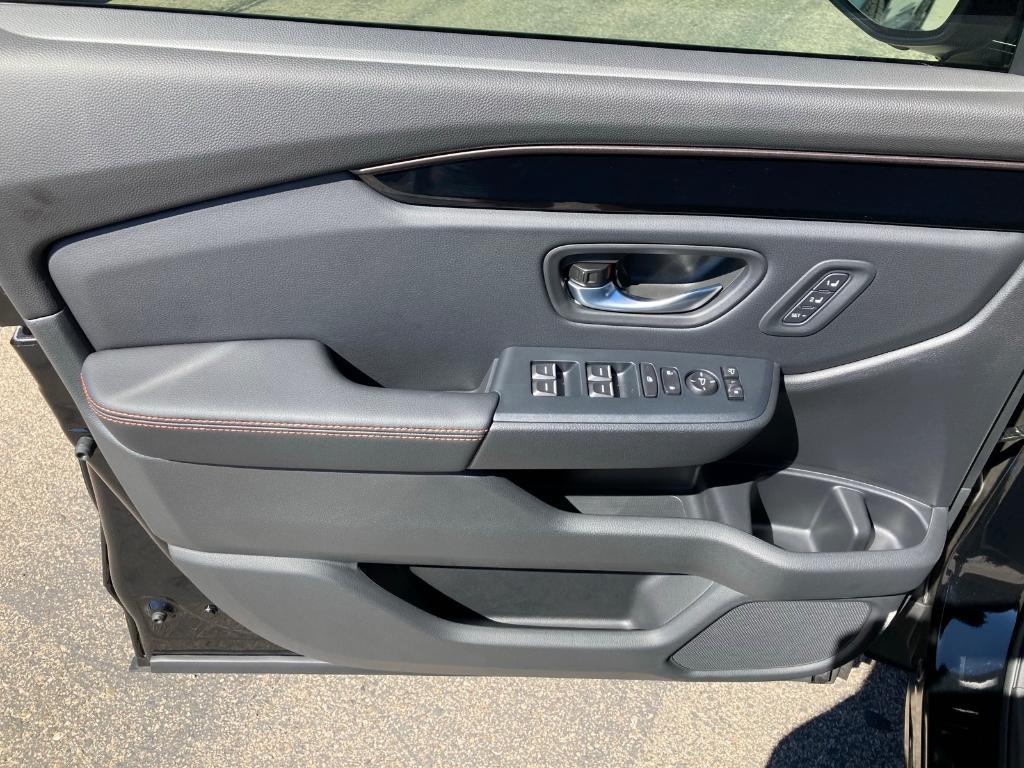 new 2025 Honda Pilot car, priced at $50,145