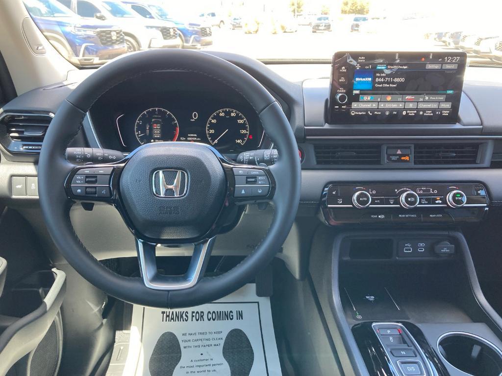new 2025 Honda Pilot car, priced at $50,175
