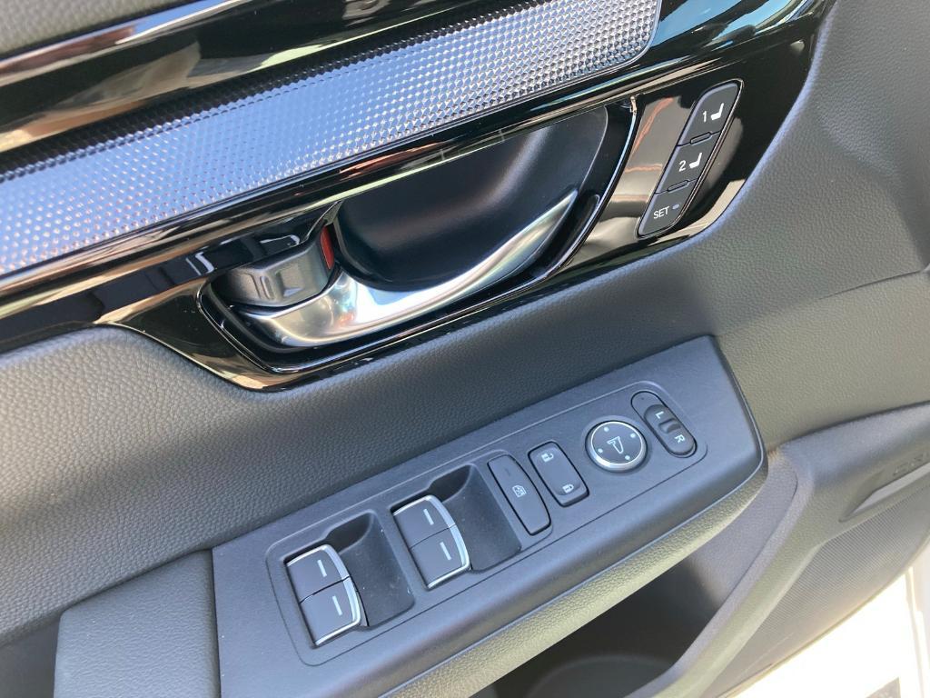new 2025 Honda CR-V Hybrid car, priced at $41,950