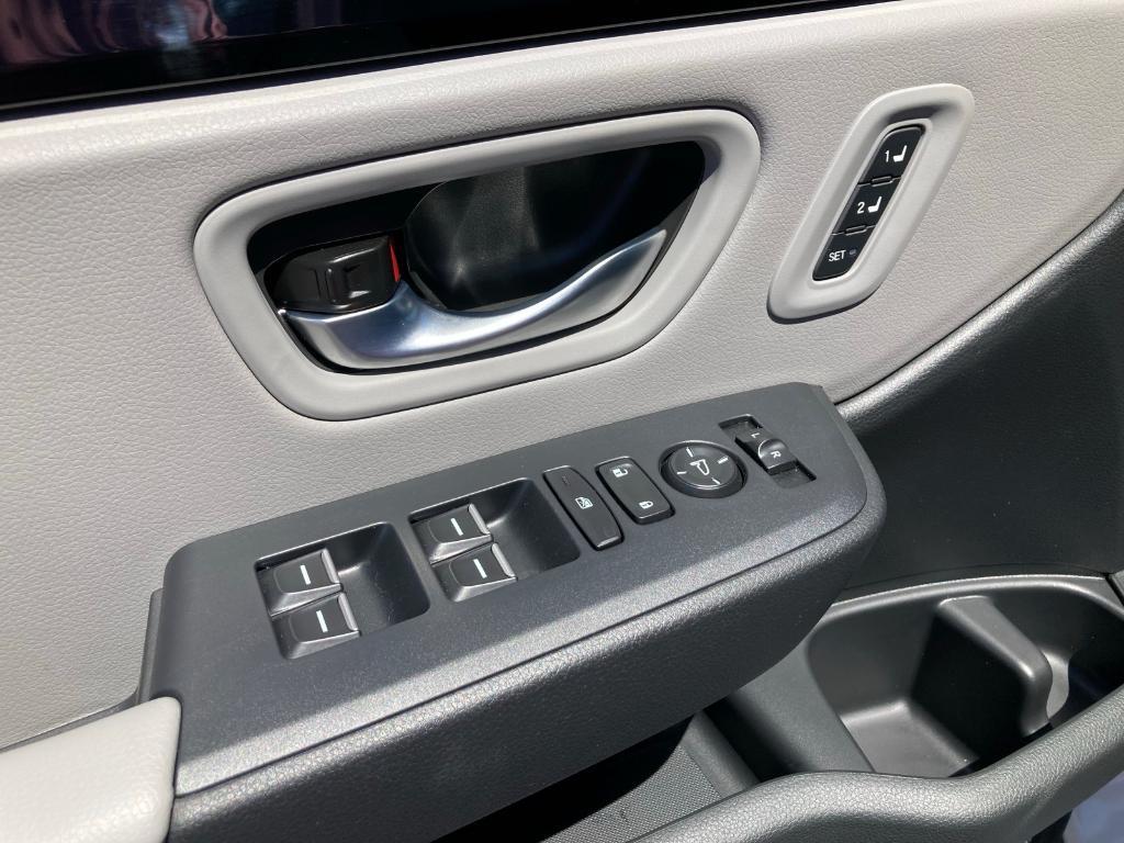 new 2025 Honda Pilot car, priced at $50,755