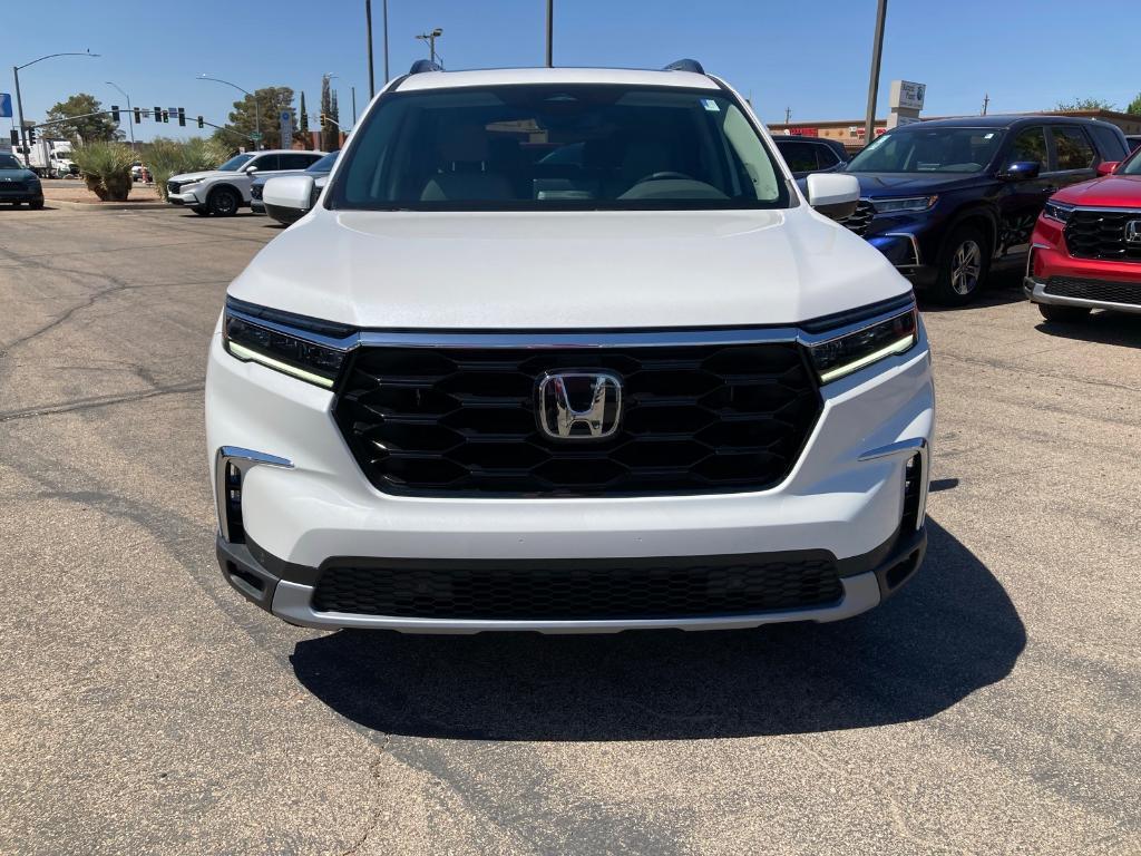 new 2025 Honda Pilot car, priced at $50,755