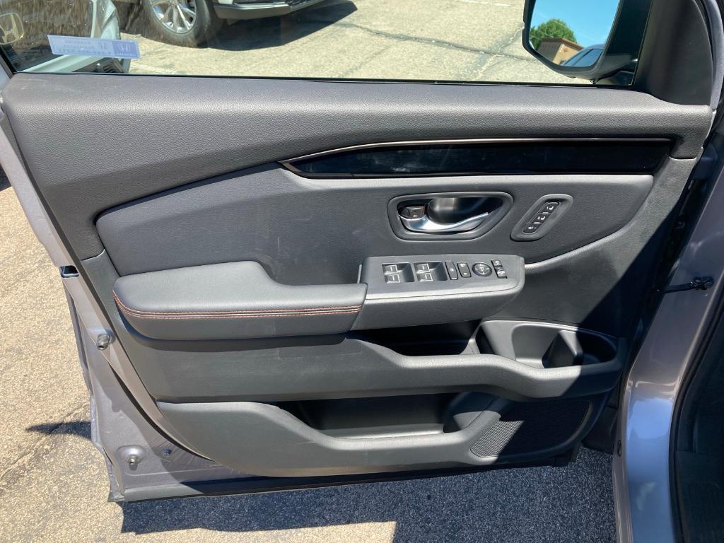 new 2025 Honda Pilot car, priced at $49,600