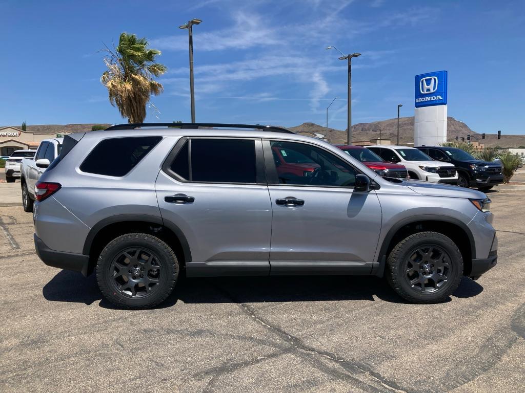 new 2025 Honda Pilot car, priced at $49,600