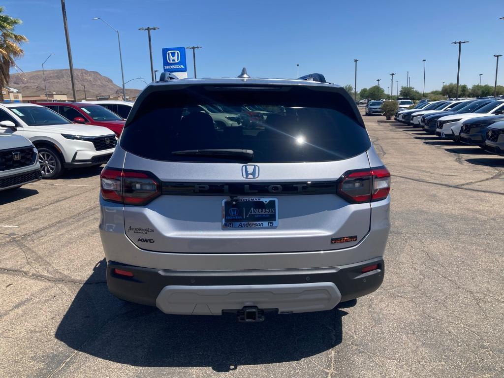 new 2025 Honda Pilot car, priced at $49,600