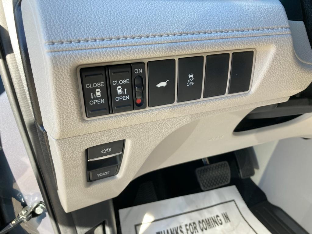 new 2026 Honda Odyssey car, priced at $45,250