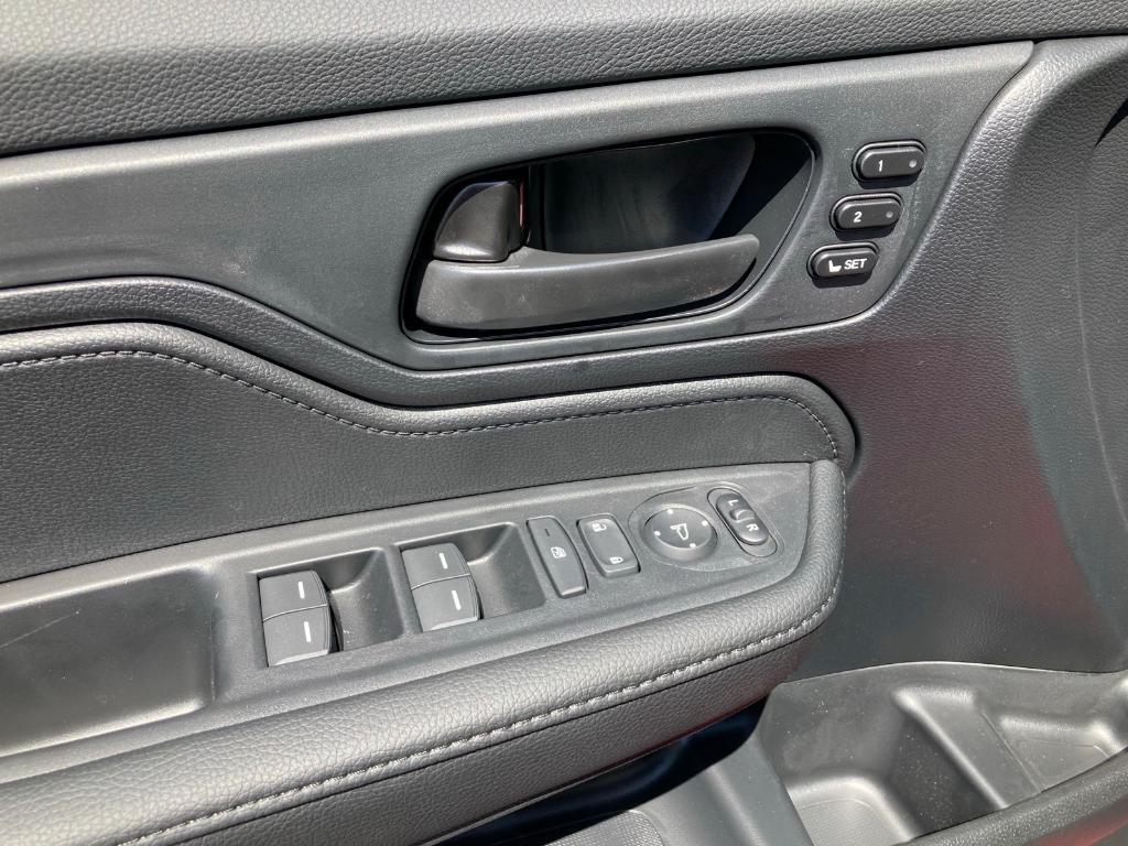 new 2025 Honda Odyssey car, priced at $45,275