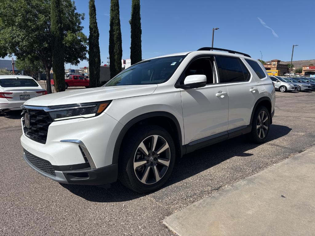 used 2025 Honda Pilot car, priced at $51,495