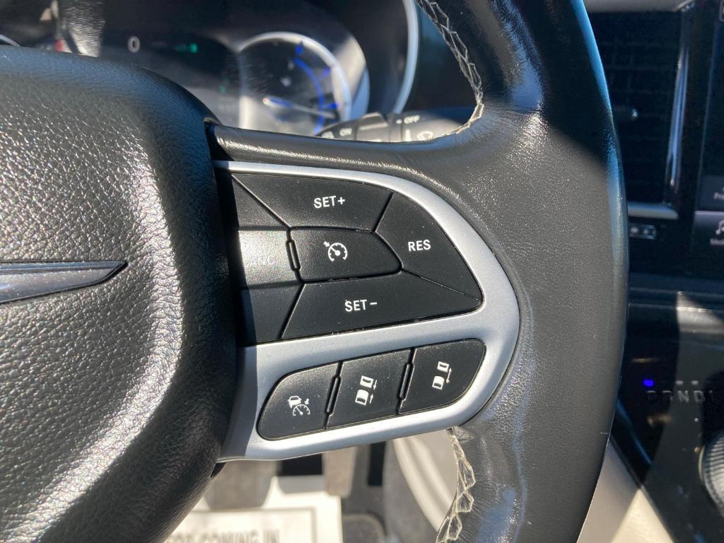 used 2021 Chrysler Pacifica Hybrid car, priced at $20,993