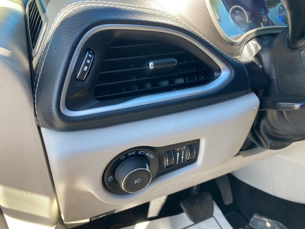 used 2021 Chrysler Pacifica Hybrid car, priced at $20,993