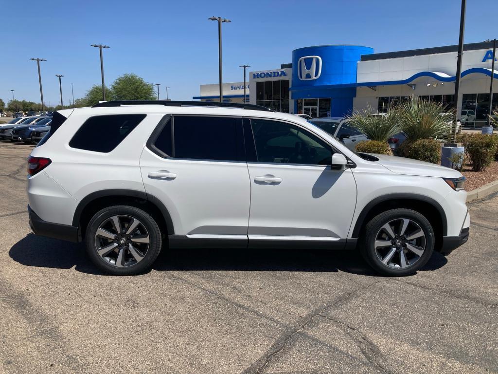 new 2025 Honda Pilot car, priced at $50,800