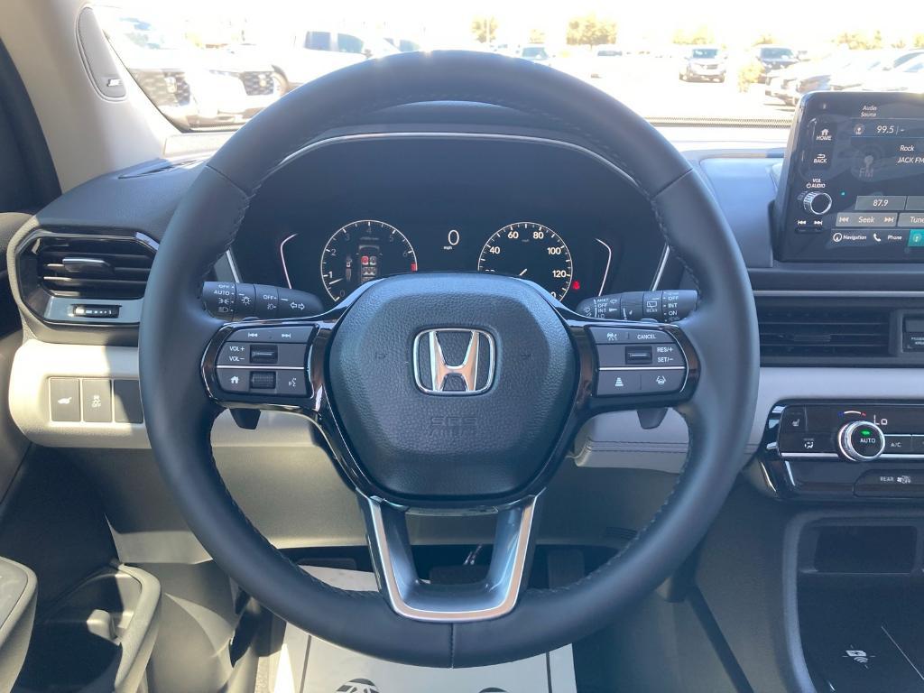 new 2025 Honda Pilot car, priced at $50,800