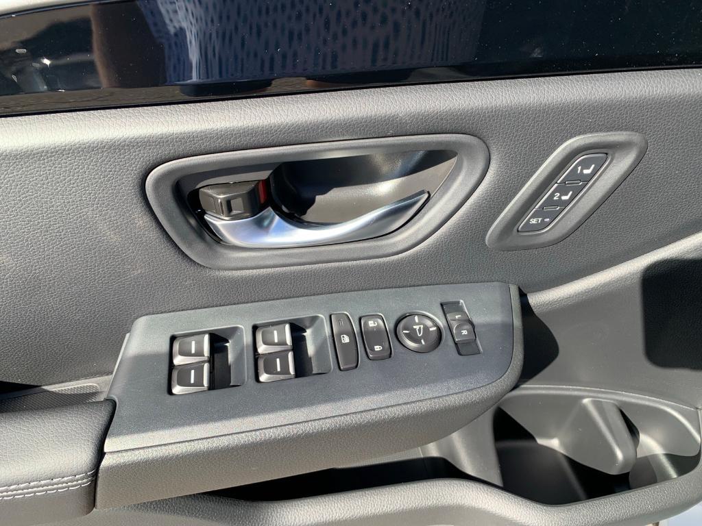 new 2025 Honda Pilot car, priced at $45,300