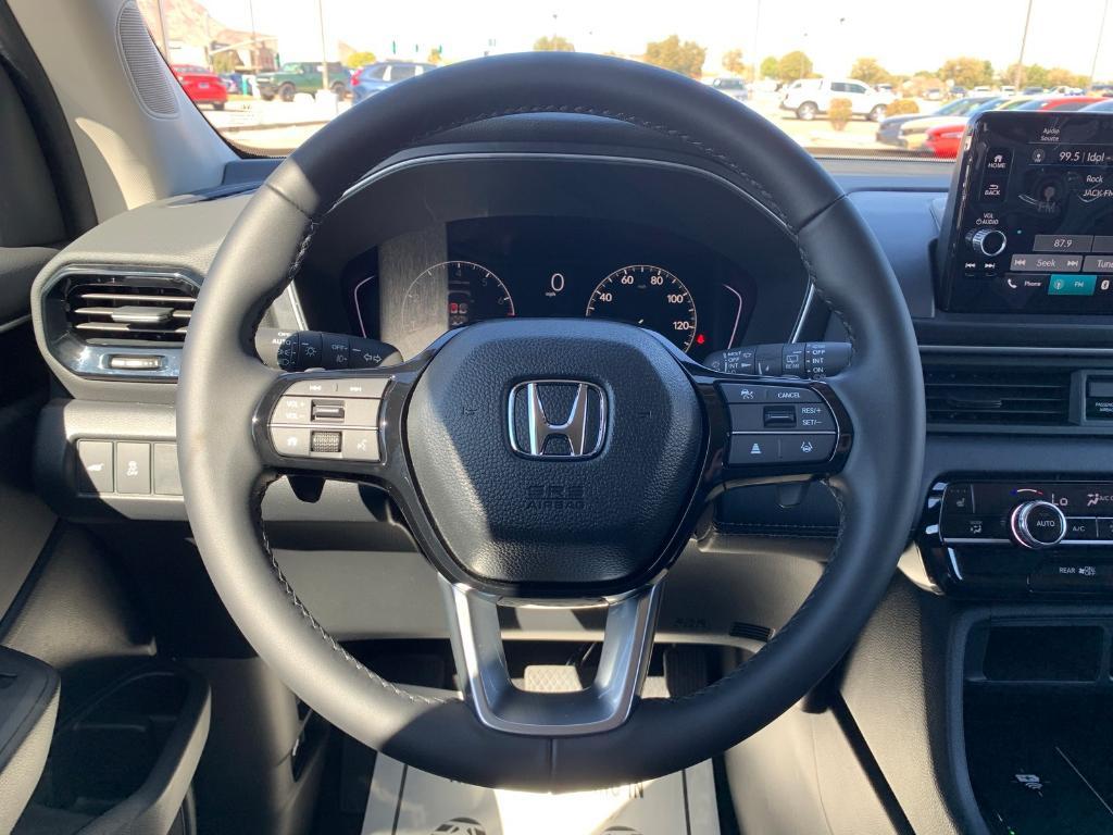 new 2025 Honda Pilot car, priced at $45,300