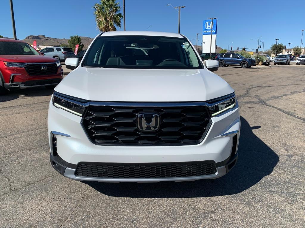 new 2025 Honda Pilot car, priced at $45,300