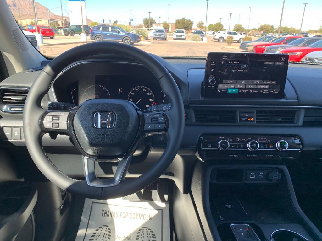 new 2025 Honda Pilot car, priced at $45,300