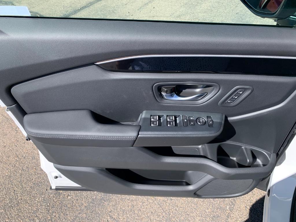 new 2025 Honda Pilot car, priced at $45,300