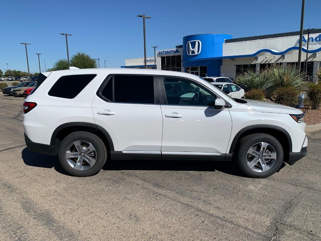 new 2025 Honda Pilot car, priced at $45,300