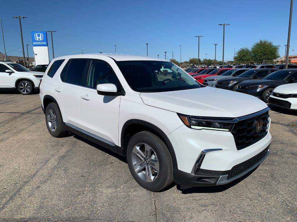 new 2025 Honda Pilot car, priced at $45,300