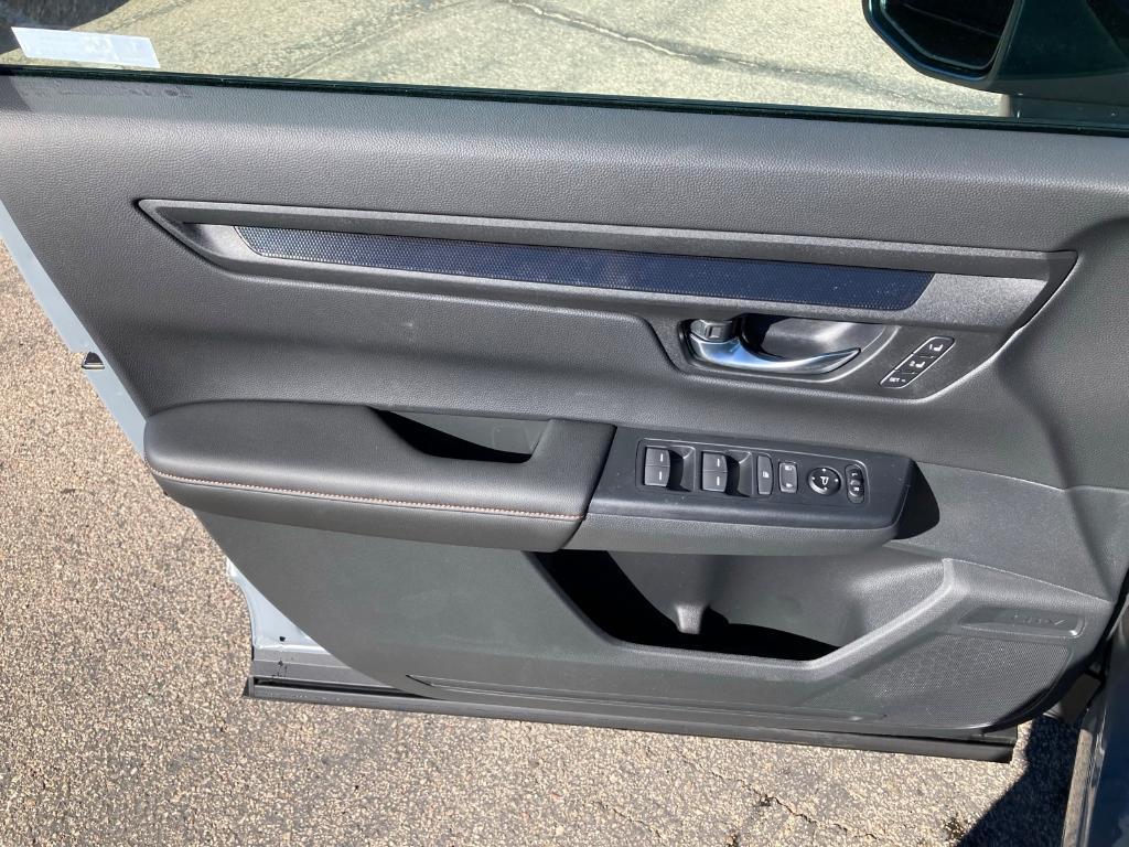 new 2026 Honda CR-V Hybrid car, priced at $42,130