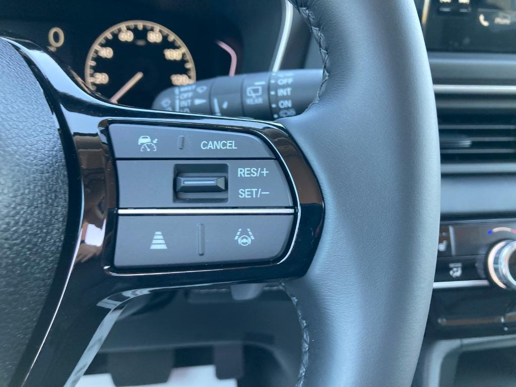 new 2025 Honda Pilot car, priced at $46,755