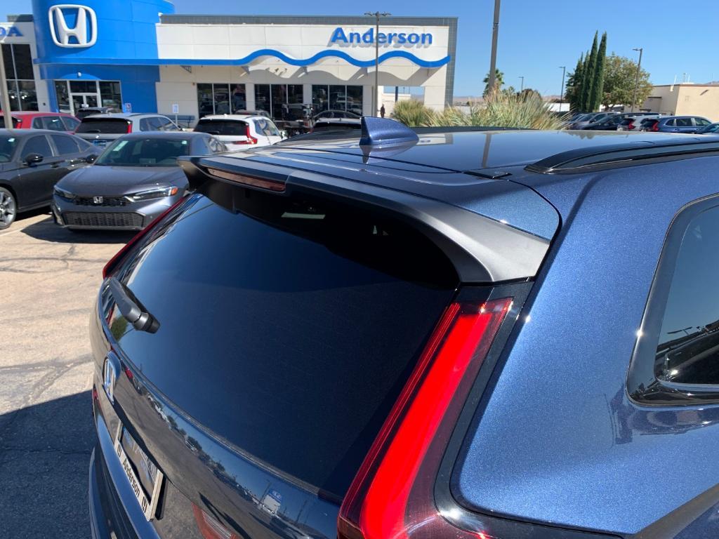 new 2026 Honda CR-V Hybrid car, priced at $39,675
