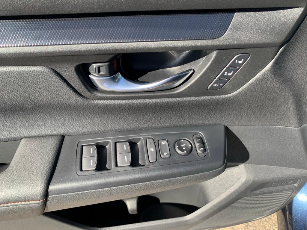 new 2026 Honda CR-V Hybrid car, priced at $39,675