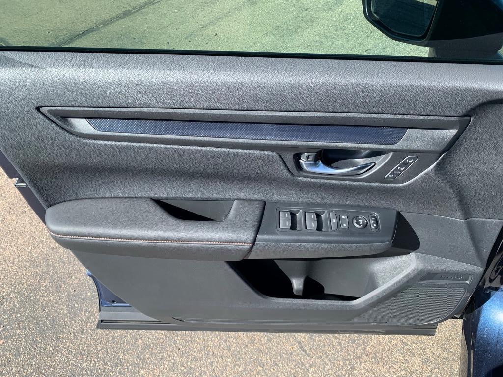 new 2026 Honda CR-V Hybrid car, priced at $39,675