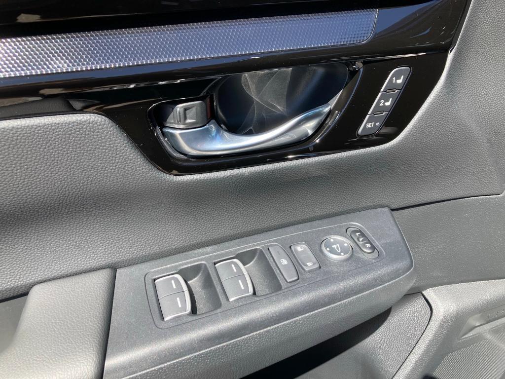 new 2026 Honda CR-V Hybrid car, priced at $43,200