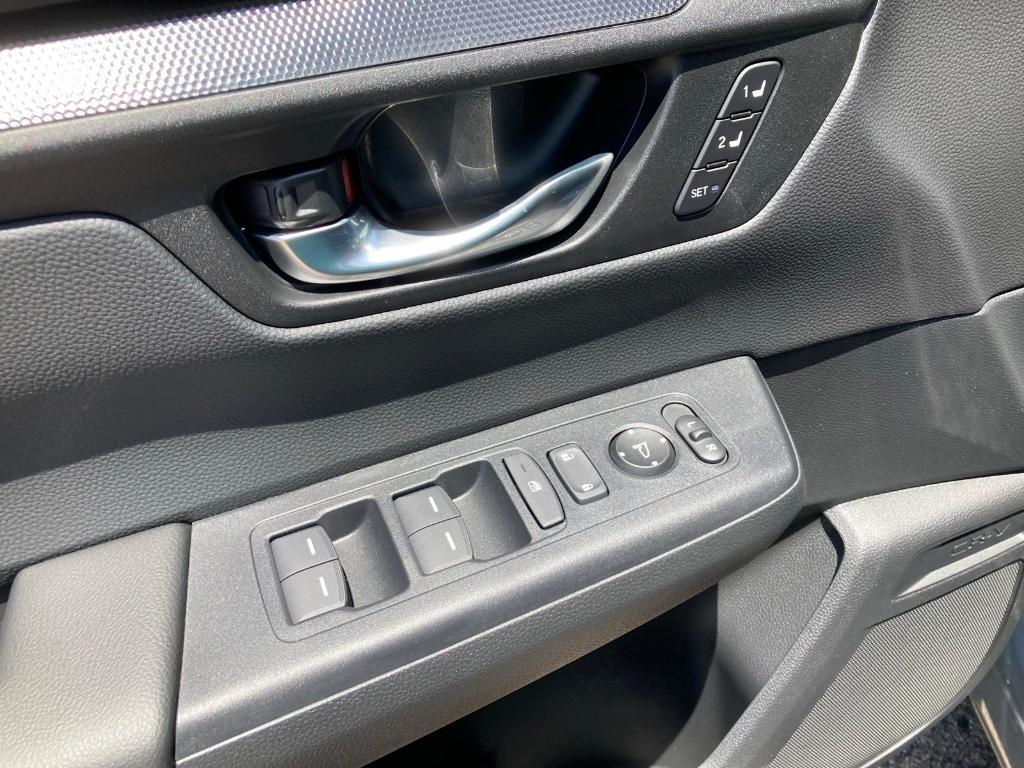 new 2025 Honda CR-V Hybrid car, priced at $38,750
