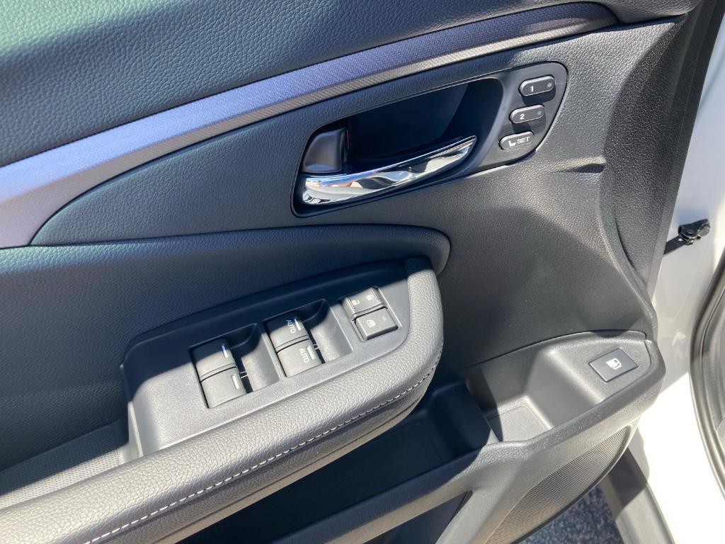 new 2025 Honda Ridgeline car, priced at $42,635
