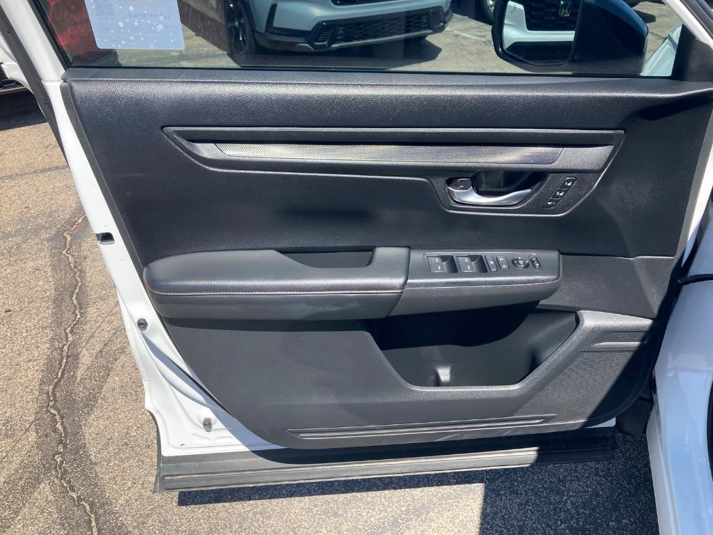 used 2024 Honda CR-V Hybrid car, priced at $35,260
