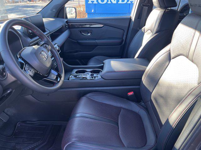 used 2025 Honda Pilot car, priced at $49,397