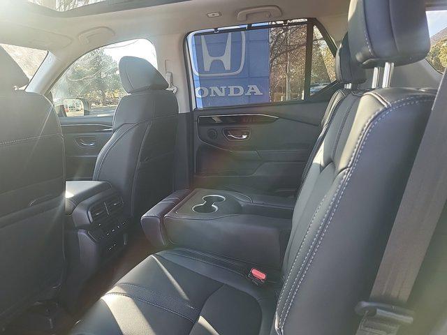 new 2025 Honda Pilot car, priced at $52,440