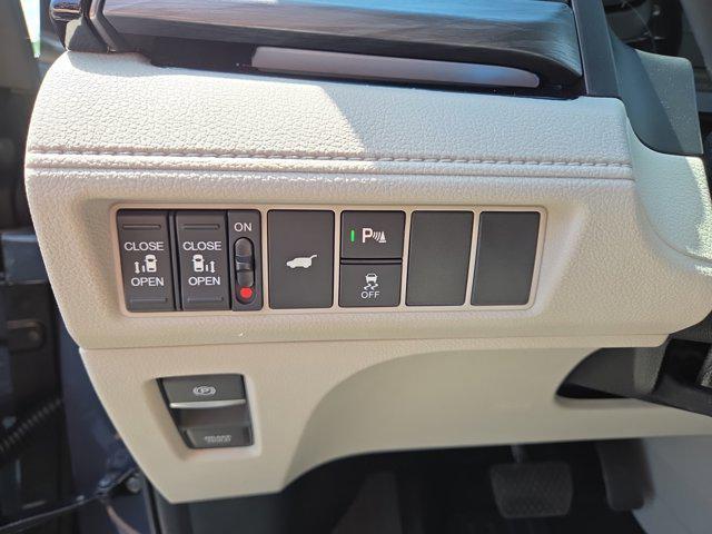 new 2026 Honda Odyssey car, priced at $54,105
