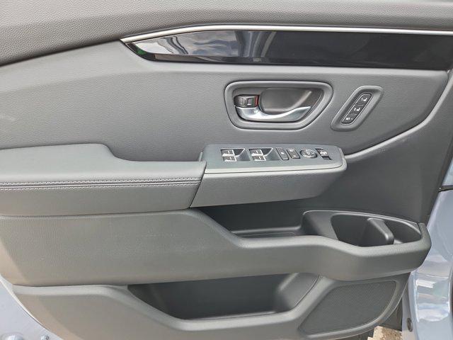 new 2025 Honda Pilot car, priced at $53,405